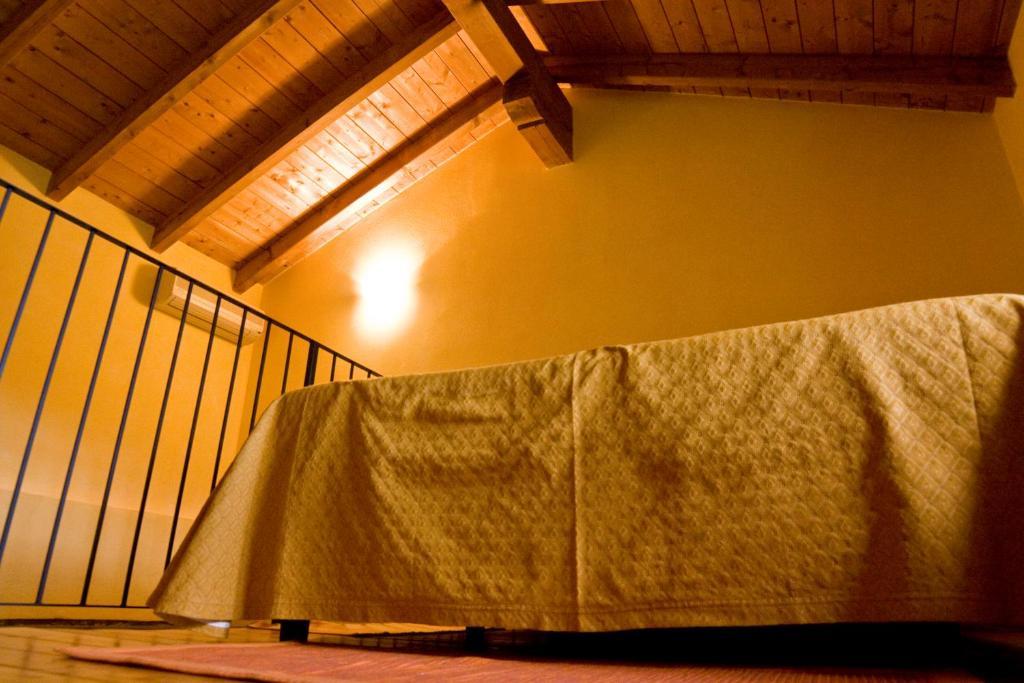 Locanda La Casetta Angera Szoba fotó